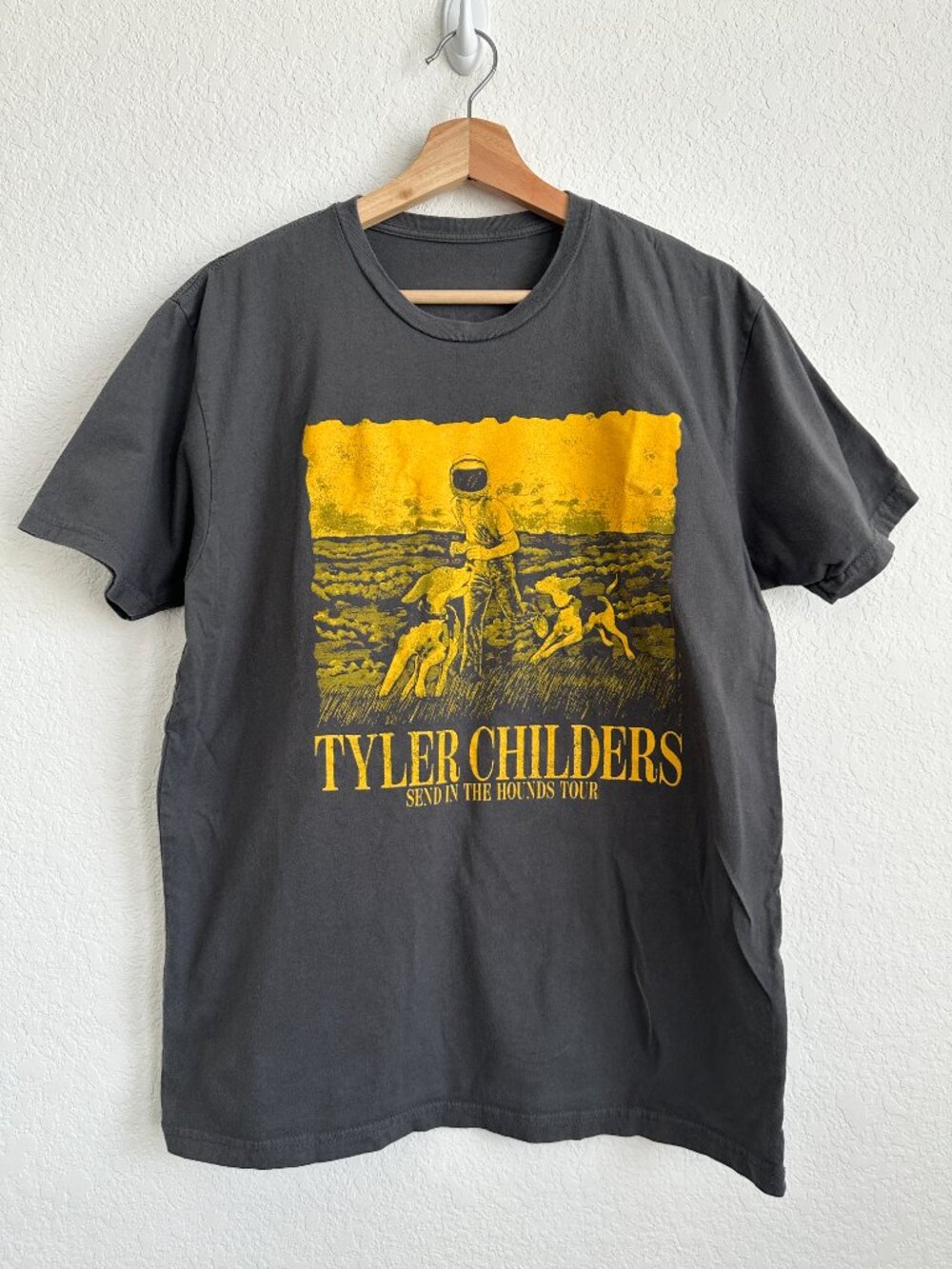 Tyler Childers Send in the Hounds Tour Shirt Men's Large